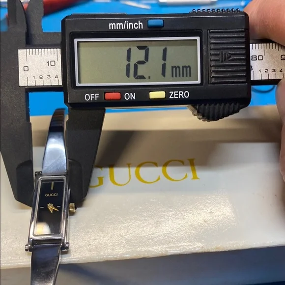 Gucci 1500-L watch - Picture 7 of 8